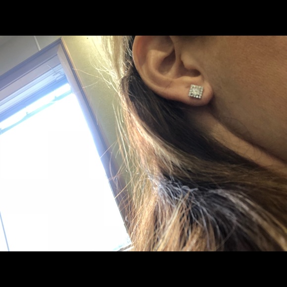 🆕 18k WG Genuine Diamond 1.04ct Princess Earrings - Picture 6 of 7